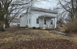 2203 Deets Road, Sterling, IL 61081