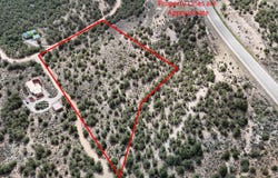 2 Sandia Canyon Rd, Arroyo Hondo, NM 87513
