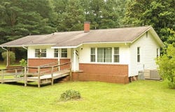 2072 S NC Highway 705, Seagrove, NC 27341
