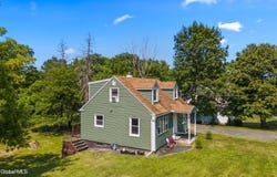 40 Bloomingrove Drive, Troy, NY 12180
