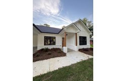 63 Clay St, West Point, MS 39773
