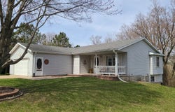 24194 Hillcrest Drive, Sterling, IL 61081