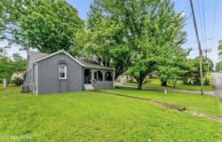 520 W 7th Ave, Lenoir City, TN 37771