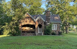 1706 CR 2420, Pickton, TX 75471