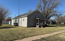 707 E 3rd St, Kinsley, KS 67547
