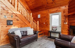1218 Sugar Loaf Rd, Sevierville, TN 37876