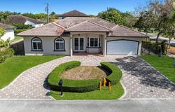 9201 SW 170th Ln, Palmetto Bay, FL 33157