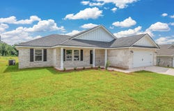 6011 Oak Hollow Way, Crestview, FL 32539