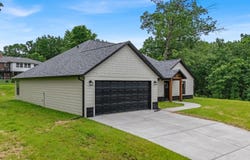 3002 Ginger Drive, West Plains, MO 65775