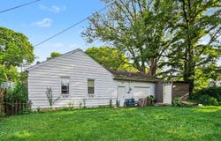 1910 Southmoor Dr, Toledo, OH 43609