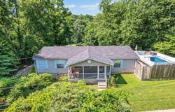 102 W Ewing Street, New Straitsville, OH 43766