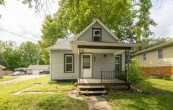 608 N LOCUST Street, GLENWOOD, IA 51534