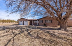 2003 College Avenue, Levelland, TX 79336