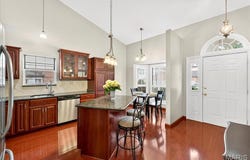 10947 Village Grove Drive, St Louis, MO 63123