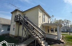 512 N Park Street, Centerville, IA 52544