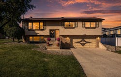 1138 Timber Lane, Darien, IL 60561