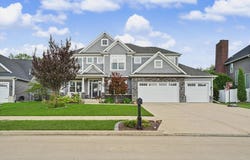 413 Lake Falls Boulevard, Savoy, IL 61874