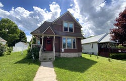 113 W Onota Street, Munising, MI 49862