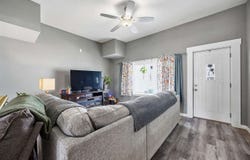 826 SW 10th St, CedarRapids, IA 52404