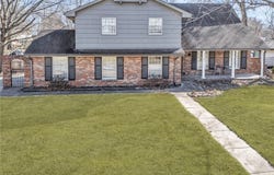 1100 SW AZURE Avenue, Blue Springs, MO 64015