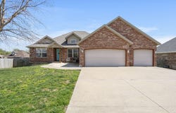 200 Meadowlark, Willard, MO 65781