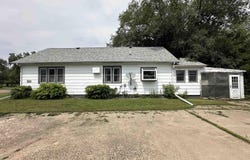 620 N Blanche Ave, Madison, SD 57042