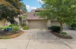 63 Starboard Circle, Akron, OH 44319