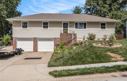 2005 Manor Place, Blue Springs, MO 64015