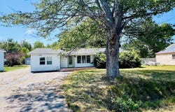 50 River Road, Howland, ME 04448