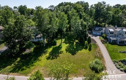 3120 Reeds Lake Boulevard SE, Grand Rapids, MI 49506