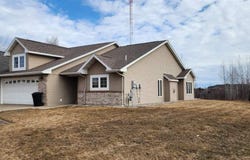 911 Carter Circle, Eveleth, MN 55734