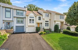 6537 PALISADES Drive, CENTREVILLE, VA 20121