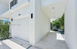 3352 SW 28th Ter, Miami, FL 33133