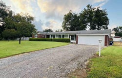 1116 LATHAM Street, Eldorado, IL 62930