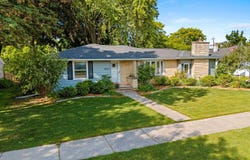 1655 CYPRESS Lane, GREEN BAY, WI 54302-2411