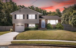 10 VALLEY VIEW COURT, HAMILTON, NJ 08620