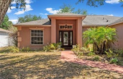 127 WINSTON MANOR Circle, SEFFNER, FL 33584