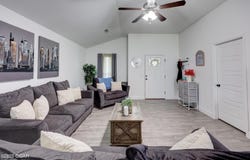 2008 Greydon Lane, Webb City, MO 64870
