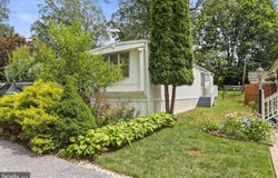 2723 QUEEN STREET S, YORK, PA 17403