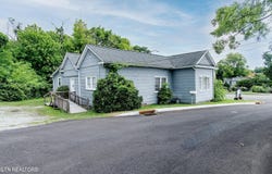 400 N Main St, Clinton, TN 37716