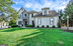 201 RIDGEFIELD DRIVE, YORK, PA 17403
