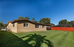 11420 NW 18th St, Pembroke Pines, FL 33026