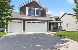8705 Coachlight Drive, West Des Moines, IA 50266