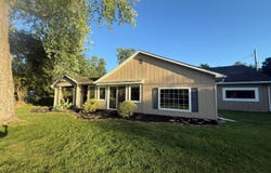 5320 E South Harbor Ln, Olney, IL 62450