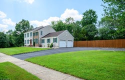1 Elmendorf Cir, Hillsborough Twp., NJ 08844-4134