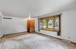 1521 S ONEIDA Street, GREEN BAY, WI 54304-3324