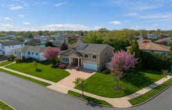 2035 Sans Avenue, Merrick, NY 11566