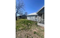 302 W Ripley Street, Coleman, TX 76834