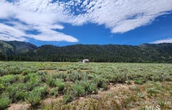 5050 E Baumgartner Rd, Featherville, ID 83647