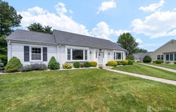 571 Westport Lane, Monroe, NJ 08831